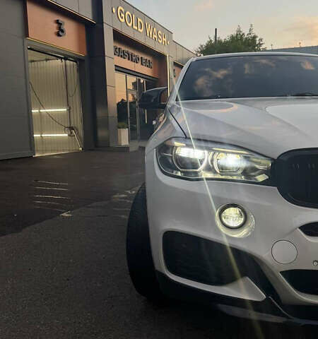 Белый БМВ Х6, объемом двигателя 2.98 л и пробегом 180 тыс. км за 27500 $, фото 4 на Automoto.ua