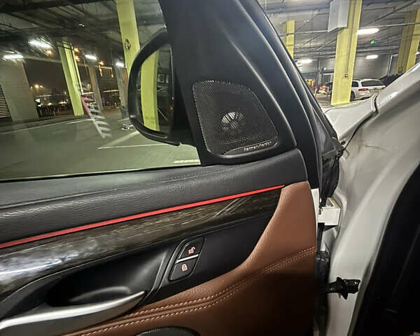 Белый БМВ Х6, объемом двигателя 2.99 л и пробегом 220 тыс. км за 31000 $, фото 19 на Automoto.ua