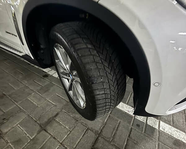 Белый БМВ Х6, объемом двигателя 2.99 л и пробегом 220 тыс. км за 31000 $, фото 8 на Automoto.ua