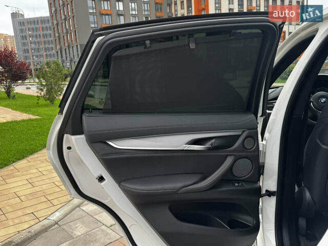 Білий БМВ Х6, об'ємом двигуна 3 л та пробігом 156 тис. км за 27777 $, фото 17 на Automoto.ua