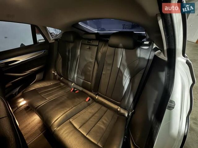 Білий БМВ Х6, об'ємом двигуна 2.99 л та пробігом 168 тис. км за 33500 $, фото 13 на Automoto.ua