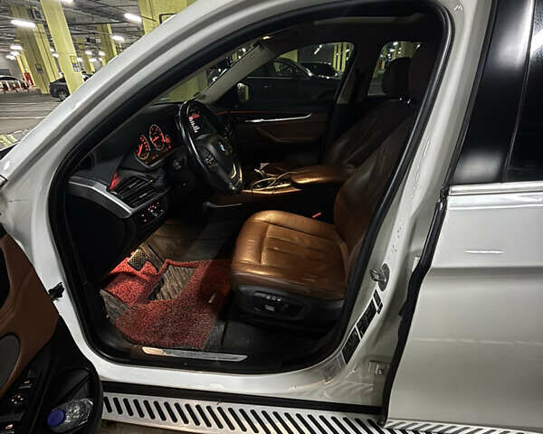 Белый БМВ Х6, объемом двигателя 2.99 л и пробегом 220 тыс. км за 31000 $, фото 17 на Automoto.ua