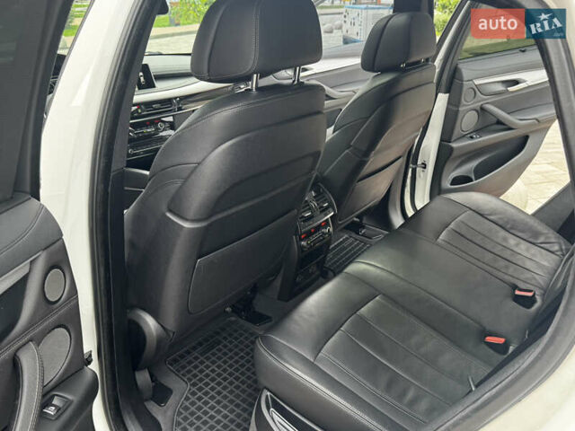 Білий БМВ Х6, об'ємом двигуна 3 л та пробігом 156 тис. км за 27777 $, фото 19 на Automoto.ua