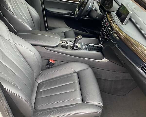 Білий БМВ Х6, об'ємом двигуна 2.99 л та пробігом 137 тис. км за 32500 $, фото 69 на Automoto.ua