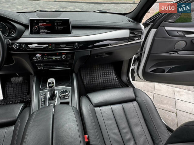 Білий БМВ Х6, об'ємом двигуна 3 л та пробігом 156 тис. км за 27777 $, фото 28 на Automoto.ua