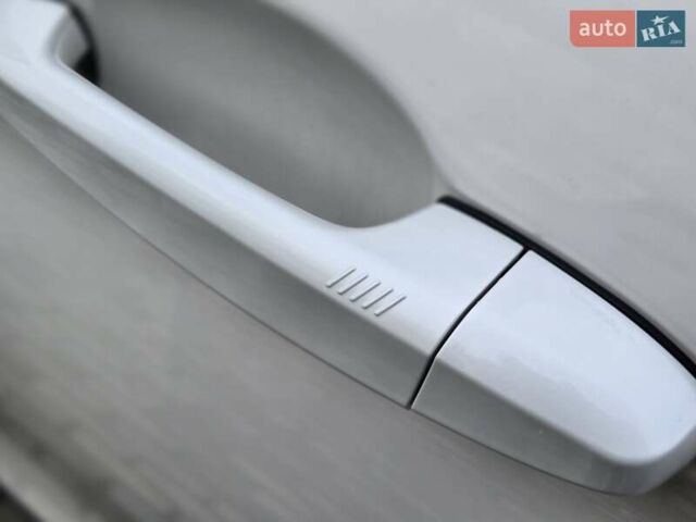Білий БМВ Х6, об'ємом двигуна 2.99 л та пробігом 190 тис. км за 28999 $, фото 20 на Automoto.ua