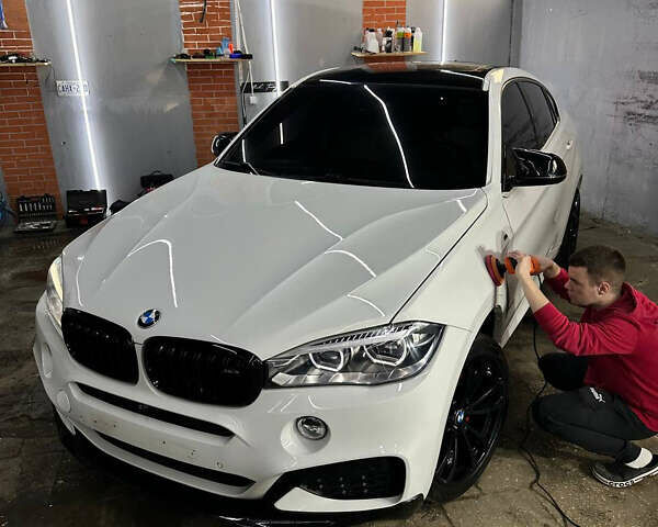 Белый БМВ Х6, объемом двигателя 2.98 л и пробегом 180 тыс. км за 27500 $, фото 5 на Automoto.ua