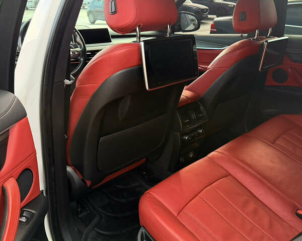 Білий БМВ Х6, об'ємом двигуна 3 л та пробігом 180 тис. км за 32000 $, фото 5 на Automoto.ua
