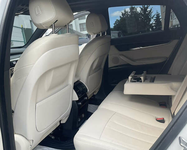 Белый БМВ Х6, объемом двигателя 2.98 л и пробегом 180 тыс. км за 27500 $, фото 11 на Automoto.ua