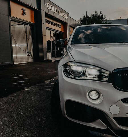 Белый БМВ Х6, объемом двигателя 2.98 л и пробегом 180 тыс. км за 27500 $, фото 9 на Automoto.ua