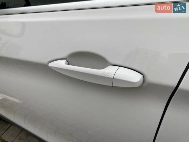 Білий БМВ Х6, об'ємом двигуна 2.99 л та пробігом 137 тис. км за 32500 $, фото 36 на Automoto.ua