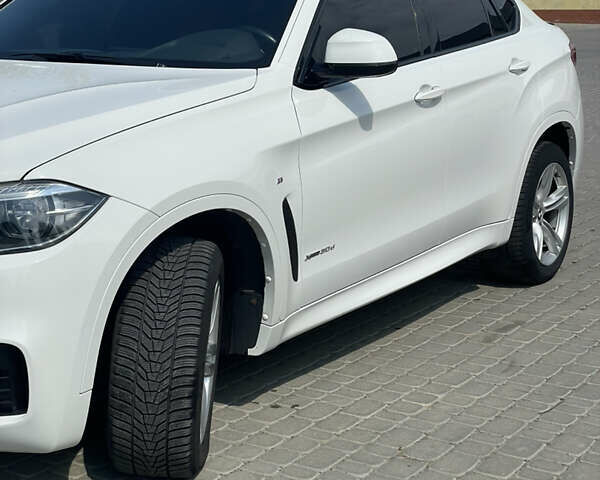 Білий БМВ Х6, об'ємом двигуна 2.99 л та пробігом 97 тис. км за 41500 $, фото 5 на Automoto.ua