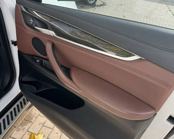 Белый БМВ Х6, объемом двигателя 2.99 л и пробегом 200 тыс. км за 29300 $, фото 65 на Automoto.ua