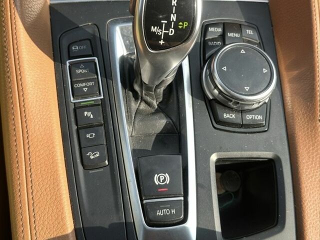 Белый БМВ Х6, объемом двигателя 3 л и пробегом 158 тыс. км за 25000 $, фото 16 на Automoto.ua