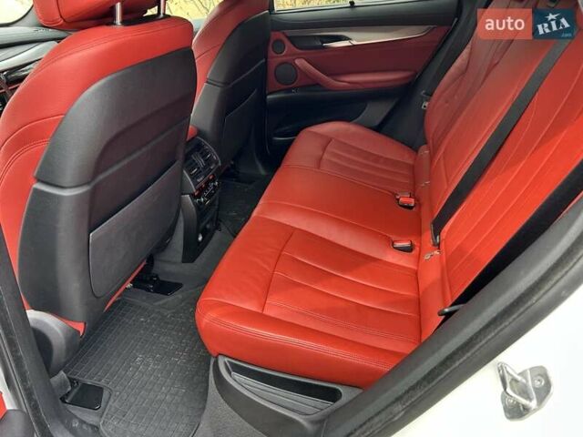 Білий БМВ Х6, об'ємом двигуна 2.98 л та пробігом 95 тис. км за 33500 $, фото 32 на Automoto.ua