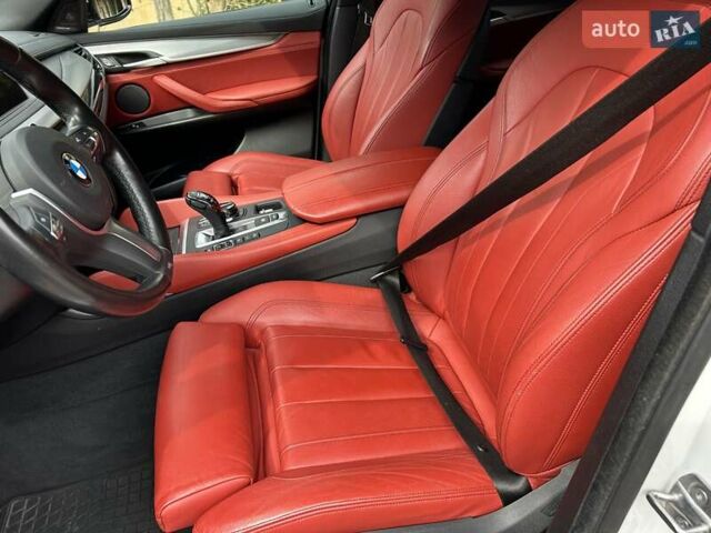 Білий БМВ Х6, об'ємом двигуна 2.98 л та пробігом 95 тис. км за 33500 $, фото 24 на Automoto.ua