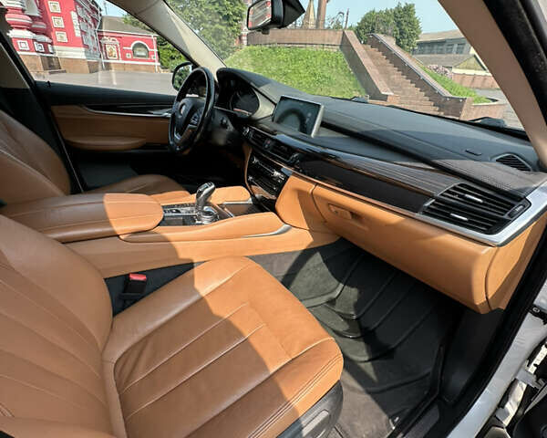 Белый БМВ Х6, объемом двигателя 3 л и пробегом 157 тыс. км за 28500 $, фото 29 на Automoto.ua