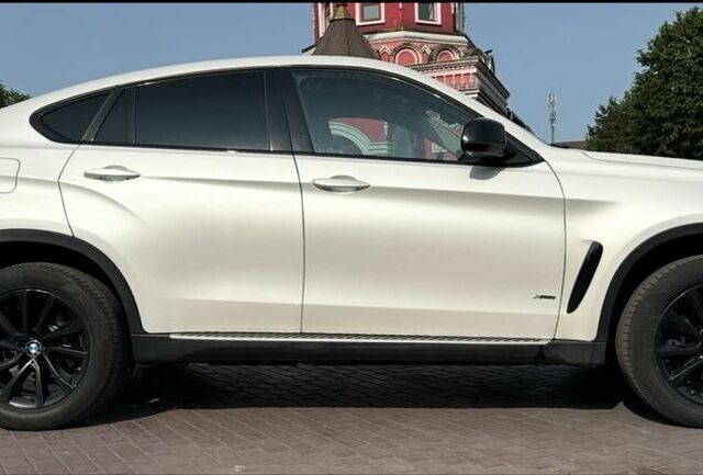 Белый БМВ Х6, объемом двигателя 3 л и пробегом 158 тыс. км за 25000 $, фото 3 на Automoto.ua
