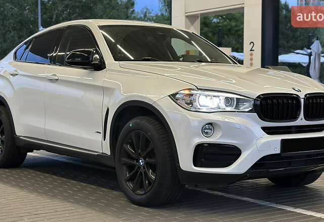 Белый БМВ Х6, объемом двигателя 3 л и пробегом 157 тыс. км за 25999 $, фото 2 на Automoto.ua
