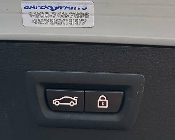 Белый БМВ Х6, объемом двигателя 3 л и пробегом 157 тыс. км за 25999 $, фото 31 на Automoto.ua