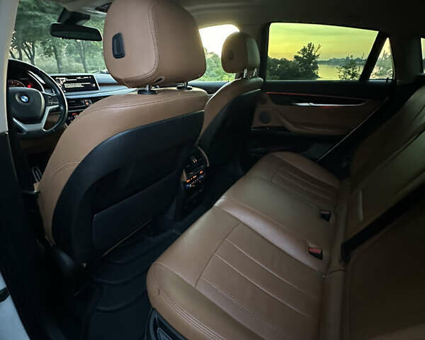 Білий БМВ Х6, об'ємом двигуна 3 л та пробігом 157 тис. км за 26500 $, фото 28 на Automoto.ua
