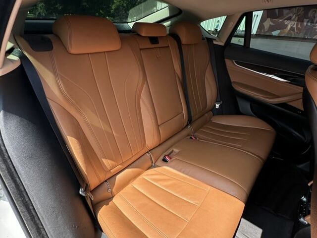 Белый БМВ Х6, объемом двигателя 3 л и пробегом 158 тыс. км за 26500 $, фото 11 на Automoto.ua