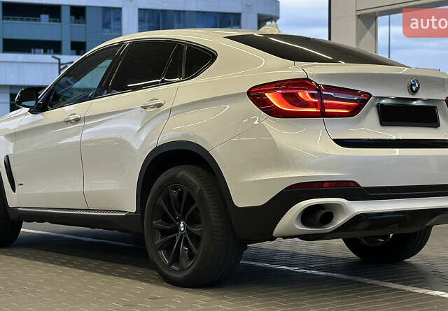 Белый БМВ Х6, объемом двигателя 3 л и пробегом 157 тыс. км за 25999 $, фото 7 на Automoto.ua