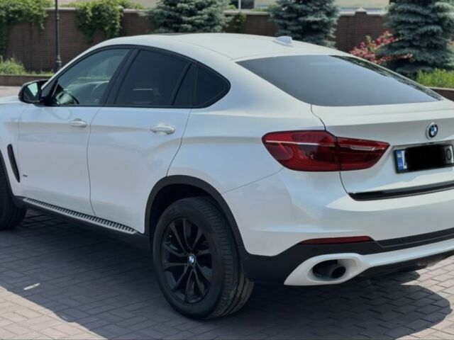 Белый БМВ Х6, объемом двигателя 3 л и пробегом 158 тыс. км за 26500 $, фото 5 на Automoto.ua