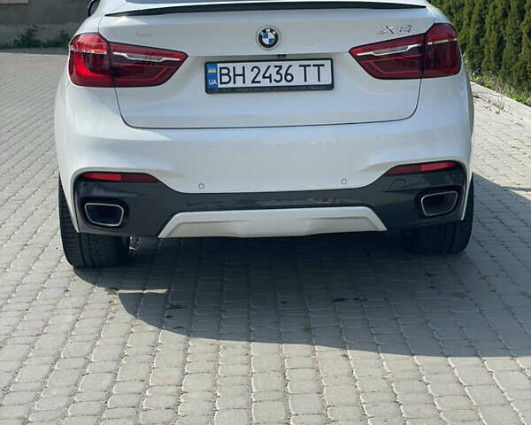 Білий БМВ Х6, об'ємом двигуна 2.99 л та пробігом 97 тис. км за 41500 $, фото 8 на Automoto.ua