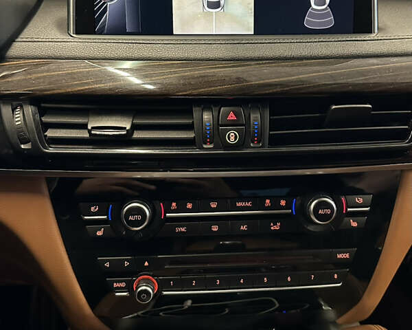 Белый БМВ Х6, объемом двигателя 3 л и пробегом 157 тыс. км за 25999 $, фото 20 на Automoto.ua