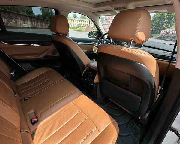 Белый БМВ Х6, объемом двигателя 3 л и пробегом 158 тыс. км за 26999 $, фото 24 на Automoto.ua