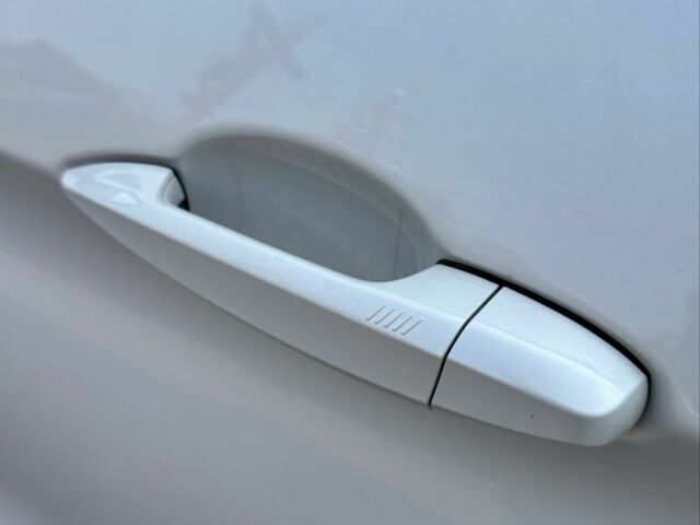 Белый БМВ Х6, объемом двигателя 3 л и пробегом 158 тыс. км за 25000 $, фото 21 на Automoto.ua