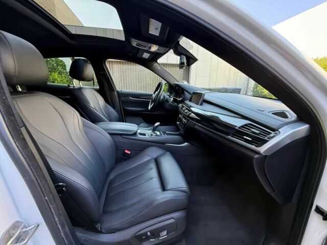 Белый БМВ Х6, объемом двигателя 3 л и пробегом 78 тыс. км за 12000 $, фото 11 на Automoto.ua
