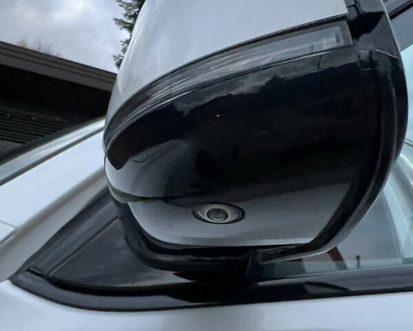 Белый БМВ Х6, объемом двигателя 2.98 л и пробегом 46 тыс. км за 35000 $, фото 9 на Automoto.ua