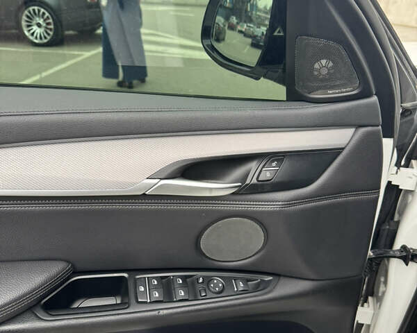 Белый БМВ Х6, объемом двигателя 2.99 л и пробегом 144 тыс. км за 31900 $, фото 27 на Automoto.ua