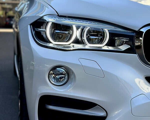 Білий БМВ Х6, об'ємом двигуна 2.99 л та пробігом 132 тис. км за 37800 $, фото 6 на Automoto.ua