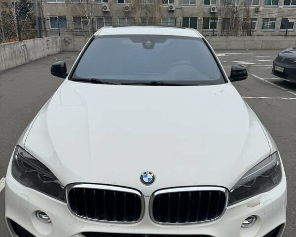 Белый БМВ Х6, объемом двигателя 2.99 л и пробегом 144 тыс. км за 31900 $, фото 4 на Automoto.ua