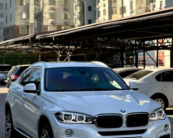Білий БМВ Х6, об'ємом двигуна 2.99 л та пробігом 132 тис. км за 37800 $, фото 5 на Automoto.ua