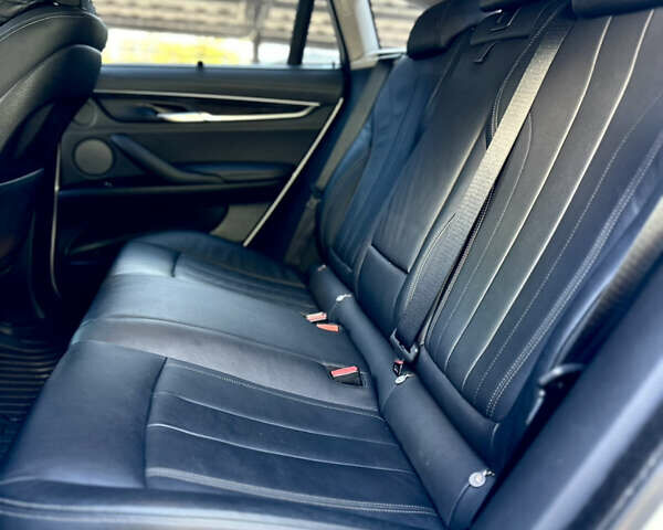 Білий БМВ Х6, об'ємом двигуна 2.99 л та пробігом 132 тис. км за 37800 $, фото 18 на Automoto.ua