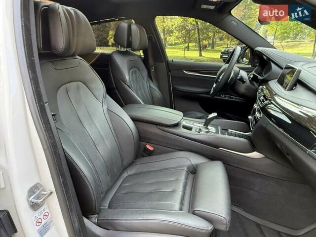 Белый БМВ Х6, объемом двигателя 2.99 л и пробегом 75 тыс. км за 43350 $, фото 67 на Automoto.ua