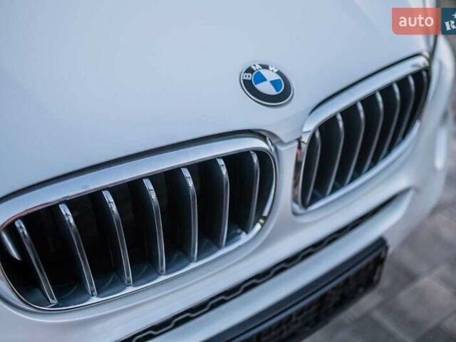 Белый БМВ Х6, объемом двигателя 3 л и пробегом 300 тыс. км за 33549 $, фото 12 на Automoto.ua
