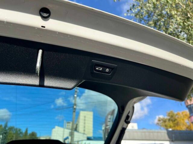 Белый БМВ Х6, объемом двигателя 3 л и пробегом 124 тыс. км за 34900 $, фото 12 на Automoto.ua