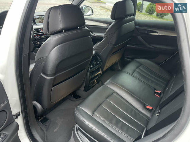 Білий БМВ Х6, об'ємом двигуна 2.99 л та пробігом 214 тис. км за 42000 $, фото 11 на Automoto.ua