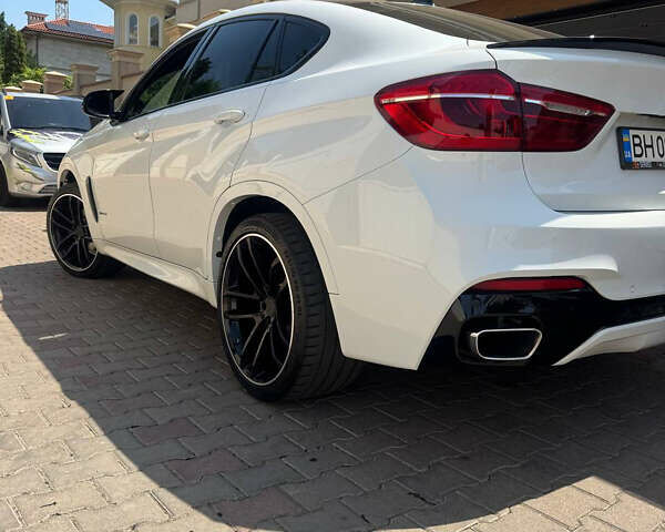 Білий БМВ Х6, об'ємом двигуна 2.98 л та пробігом 116 тис. км за 32900 $, фото 1 на Automoto.ua