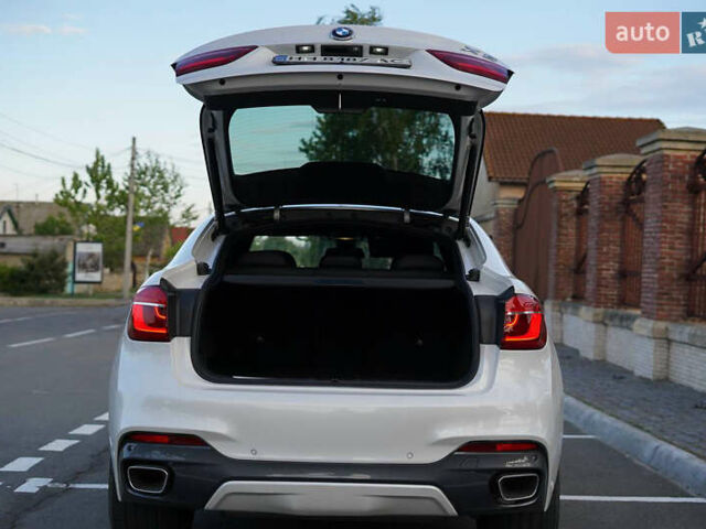 Білий БМВ Х6, об'ємом двигуна 2.99 л та пробігом 141 тис. км за 39600 $, фото 148 на Automoto.ua