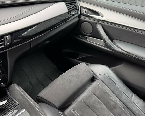 Белый БМВ Х6, объемом двигателя 2.99 л и пробегом 121 тыс. км за 48000 $, фото 15 на Automoto.ua