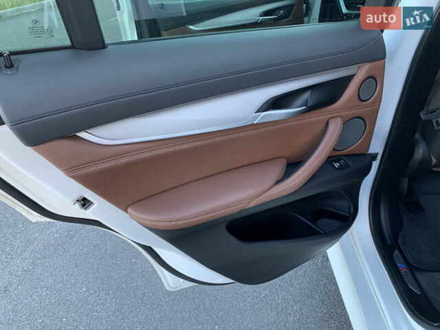 Белый БМВ Х6, объемом двигателя 3 л и пробегом 100 тыс. км за 44950 $, фото 15 на Automoto.ua