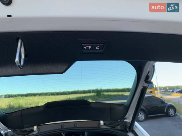 Белый БМВ Х6, объемом двигателя 3 л и пробегом 100 тыс. км за 44950 $, фото 36 на Automoto.ua