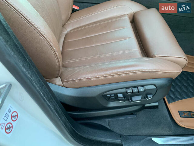 Белый БМВ Х6, объемом двигателя 3 л и пробегом 100 тыс. км за 44950 $, фото 40 на Automoto.ua