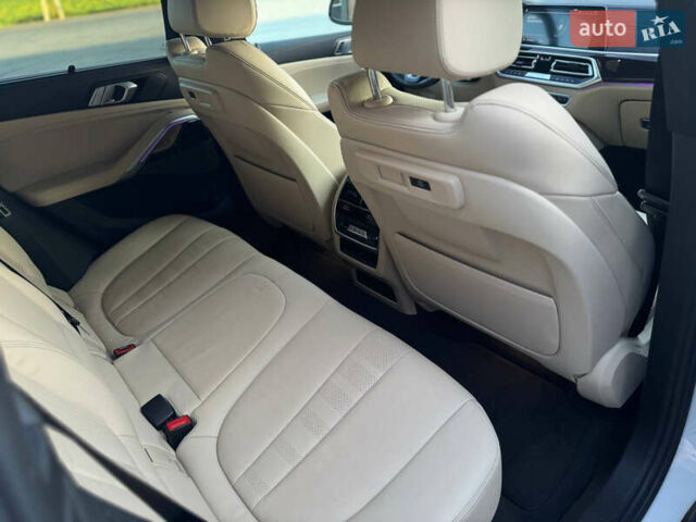 Белый БМВ Х6, объемом двигателя 3 л и пробегом 105 тыс. км за 58000 $, фото 14 на Automoto.ua